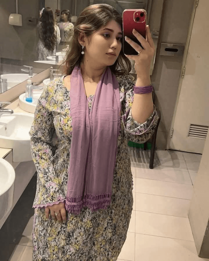 Diya Patil — Pune call girl
